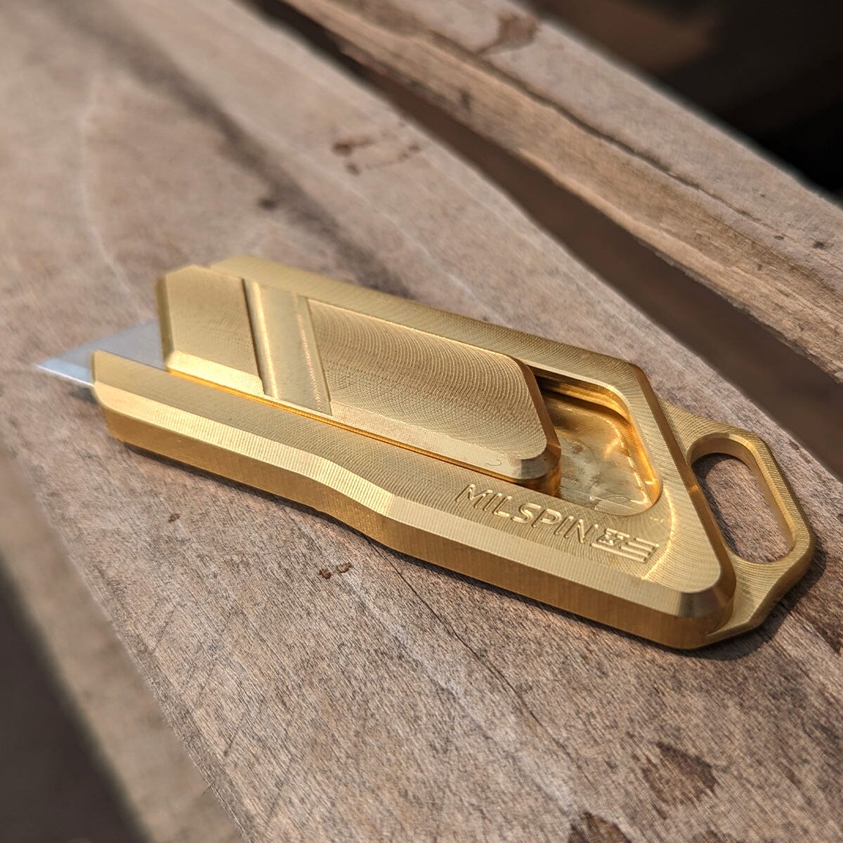Pocket Utility Knife Sturdy Brass Design MILSPIN